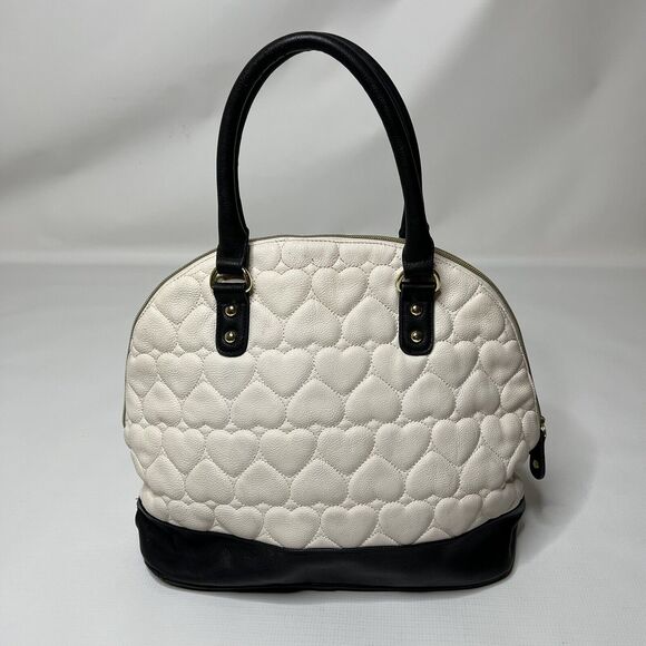BETSEY JOHNSON WHITE AND BLACK HEART QUILTED SATCHEL HANDBAG CLASSIC - Picture 2 of 10